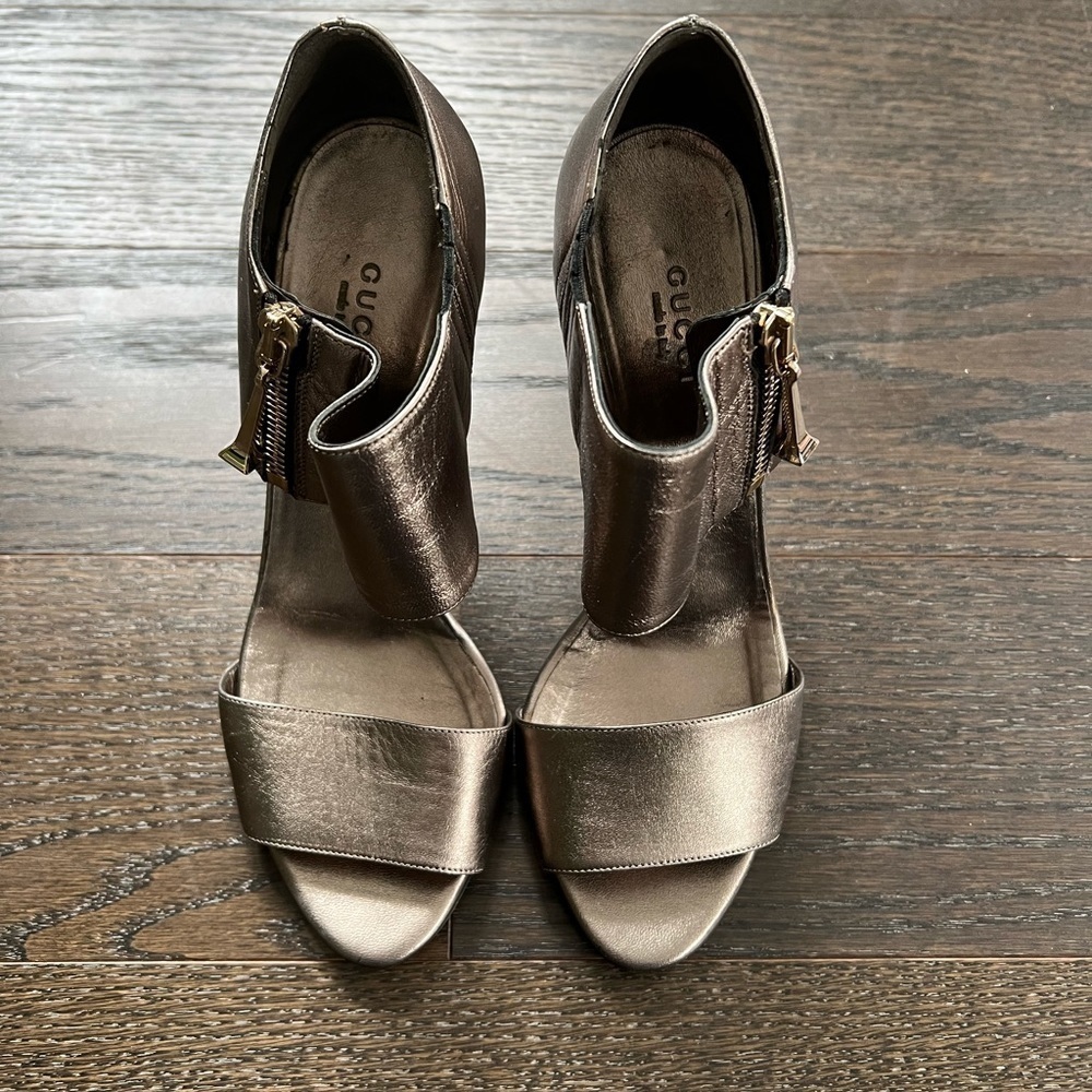 GUCCI Metallic Strap 4” Heels Size 36.5 - Picture 3 of 14
